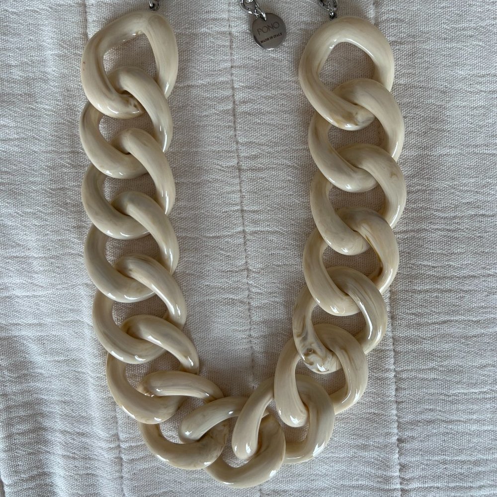 Pono Resin Necklace